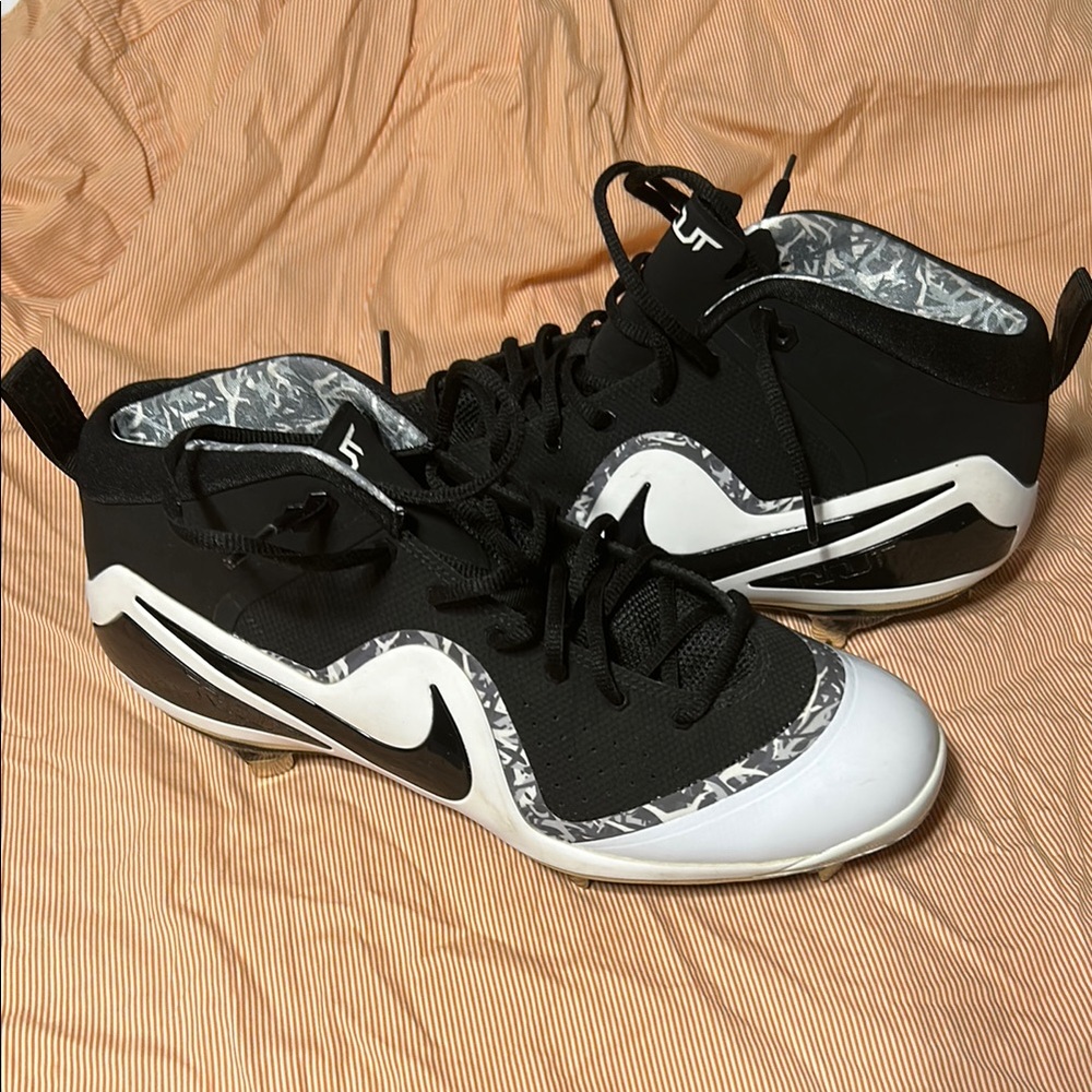 Men’s Nike Trout baseball cleats
